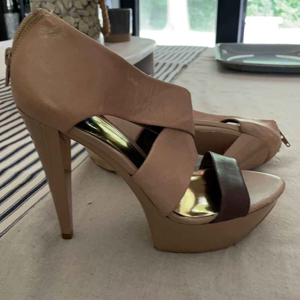 Carlos  Santana Genuine leather heels 4” heel